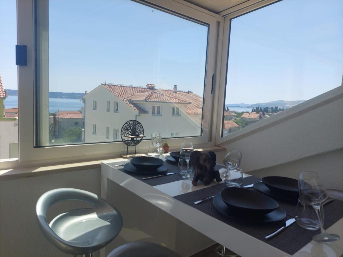 Top Floor Apartment With Sea View Kaštela Exteriör bild