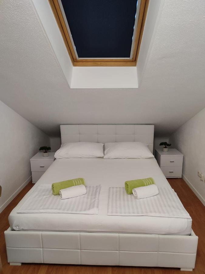 Top Floor Apartment With Sea View Kaštela Exteriör bild