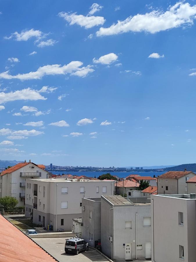 Top Floor Apartment With Sea View Kaštela Exteriör bild