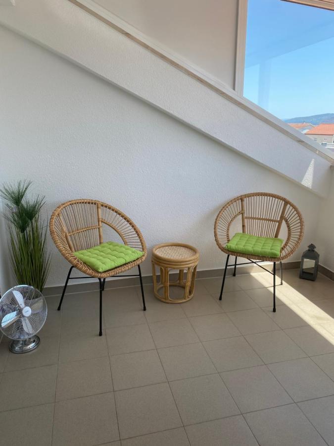 Top Floor Apartment With Sea View Kaštela Exteriör bild
